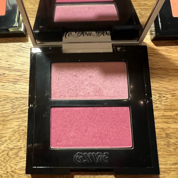 GXVE Beauty Feelin’ Cheeky Blush Bundle - Picture 2 of 6